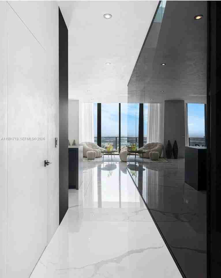 650 Ne 32nd St - Photo 3 of 27