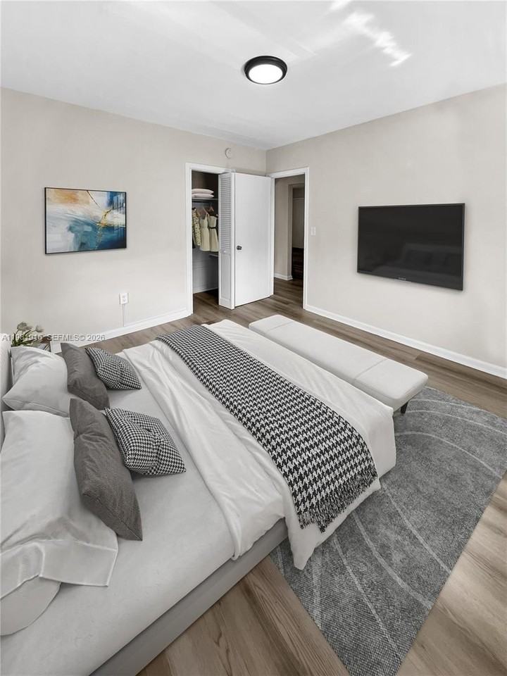 2390 Coral Way #4 - Photo 7 of 10