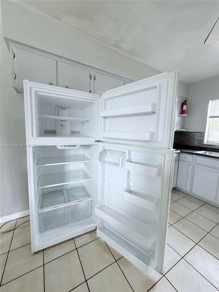 815 Nw 16th St #815 - Photo 5 of 12