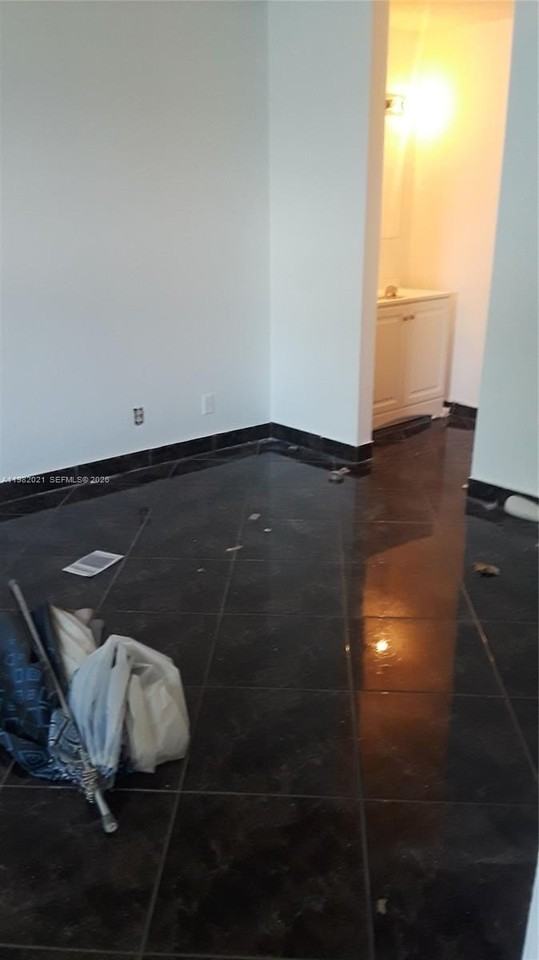 206 Lake Pointe Dr #206 - Photo 4 of 13