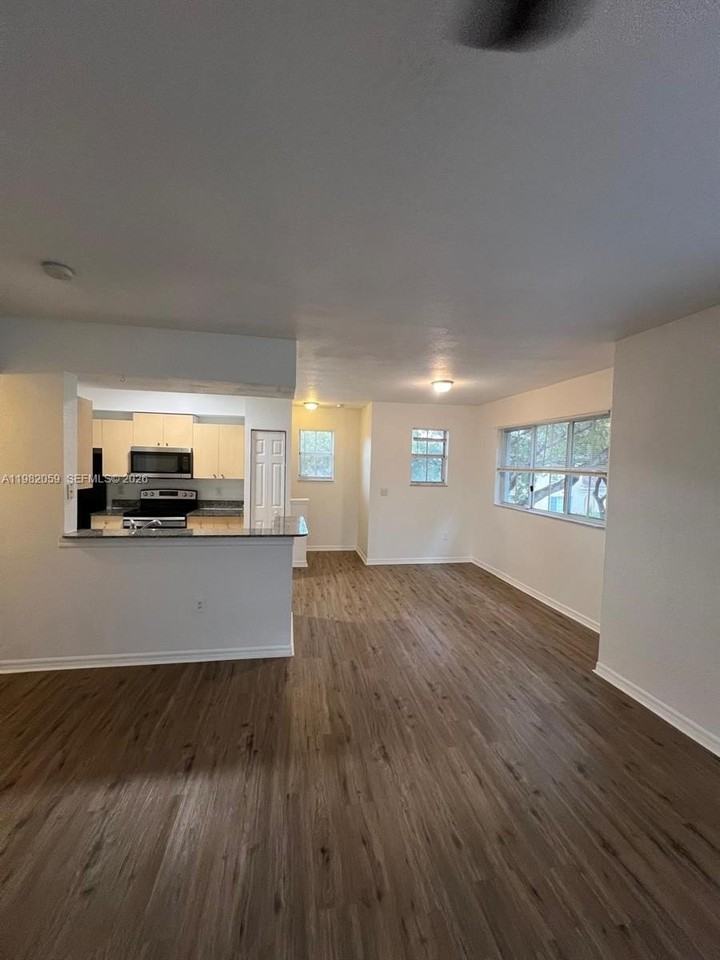 2574 Centergate Dr #201 - Photo 7 of 10