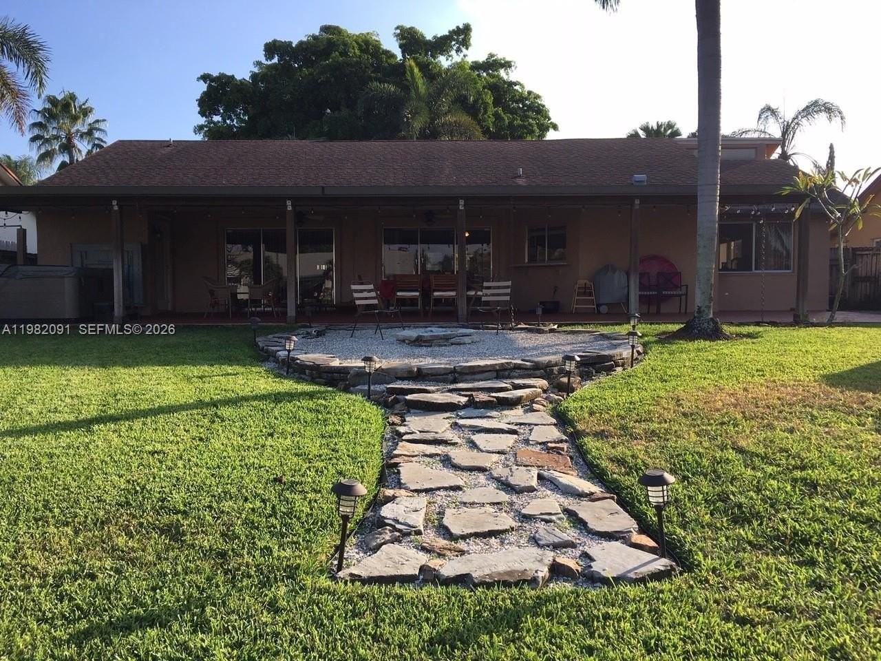 8421 Sw 28th St #0 - Photo 4 of 23