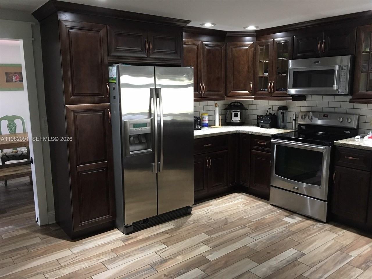 8421 Sw 28th St #0 - Photo 5 of 23