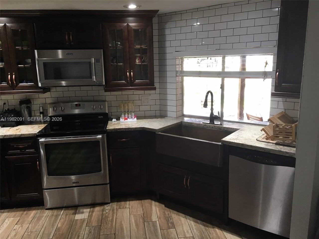 8421 Sw 28th St #0 - Photo 7 of 23