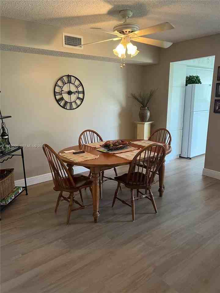 2525 Se 19th Pl #105B - Photo 3 of 11