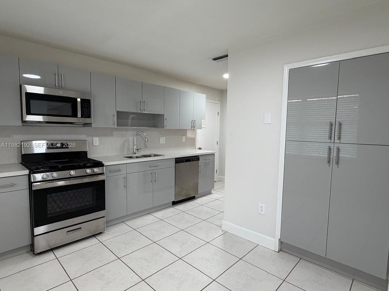 3720 Nw 116th Ter - Photo 3 of 12