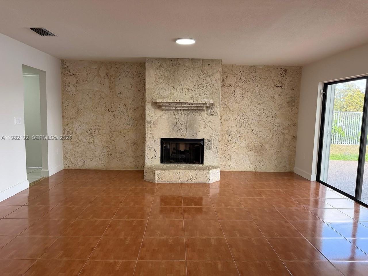 3720 Nw 116th Ter - Photo 4 of 12