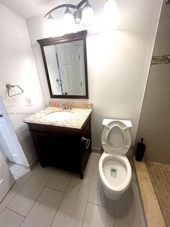 14012 Sw 93rd Ln #14012 - Photo 6 of 11