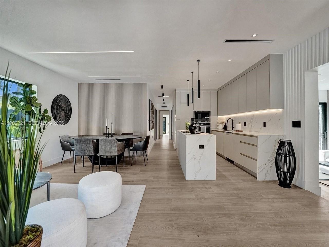 2066 Ne 174th St - Photo 7 of 50