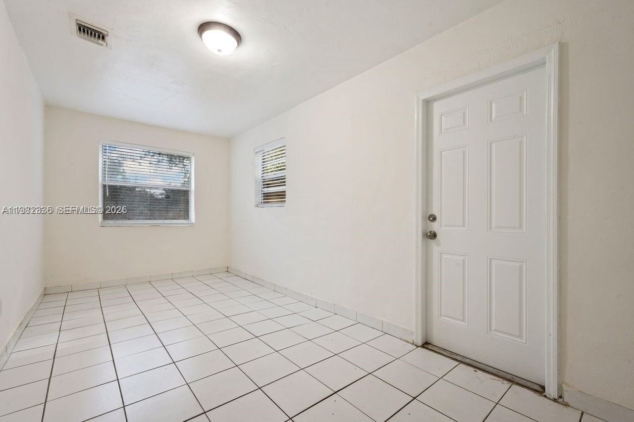 2439 Fletcher St #0 - Photo 7 of 16