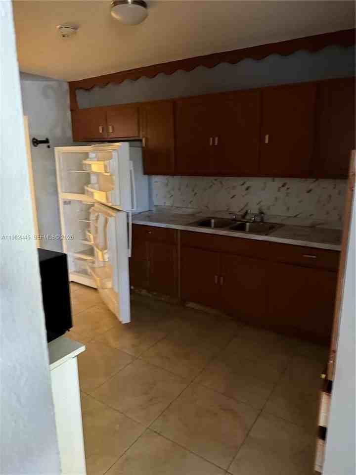 18811 Nw 24th Ave #0 - Photo 5 of 6