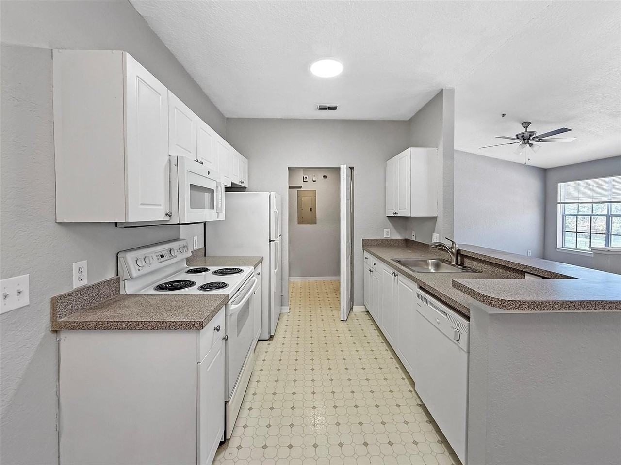 860 Grand Regency Pointe #200 - Photo 4 of 23