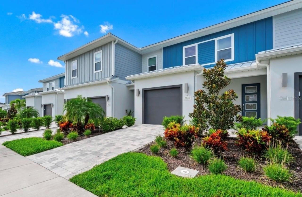 7846 Spectrum Dr - Photo 2 of 37