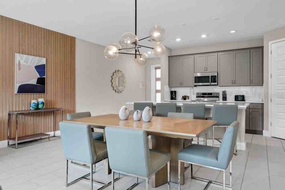 7846 Spectrum Dr - Photo 4 of 37