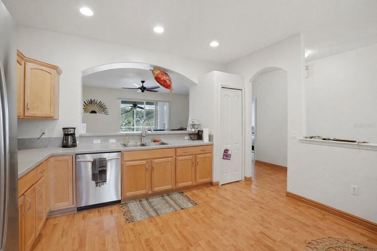 5810 Hummingbird Ct - Photo 4 of 23