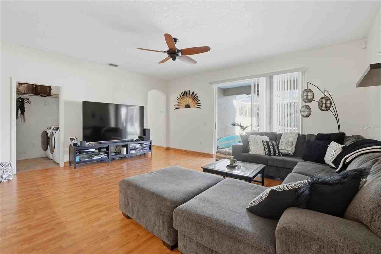 5810 Hummingbird Ct - Photo 5 of 23