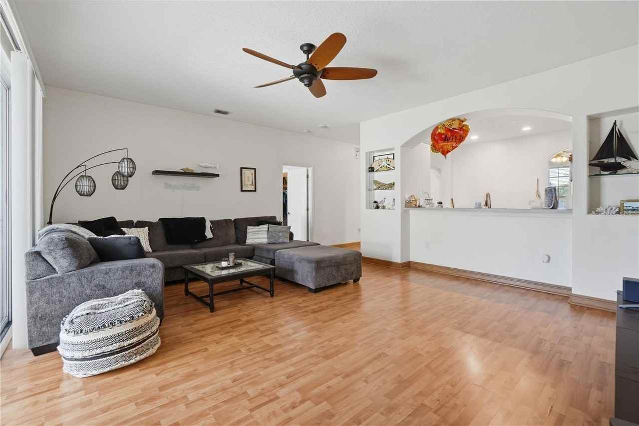 5810 Hummingbird Ct - Photo 6 of 23