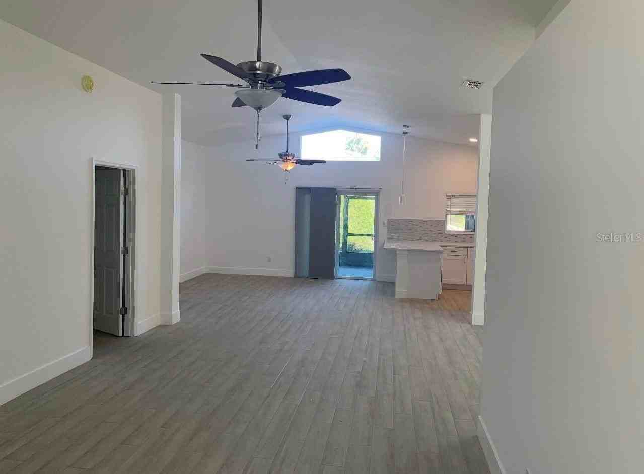 7235 Hunterdon Dr - Photo 2 of 18