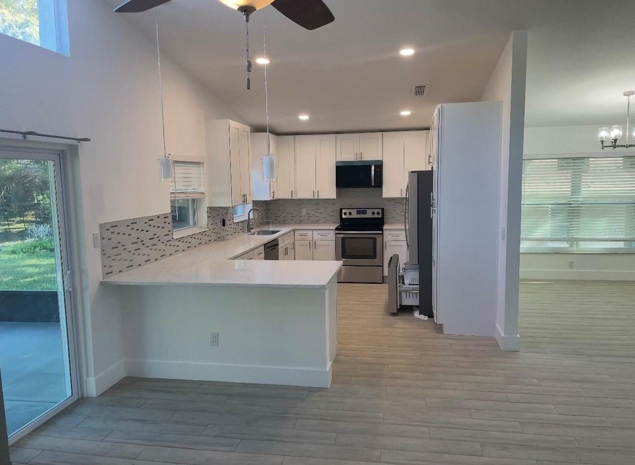 7235 Hunterdon Dr - Photo 4 of 18