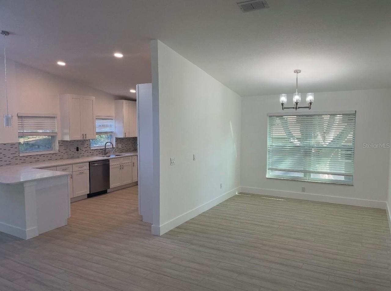 7235 Hunterdon Dr - Photo 6 of 18