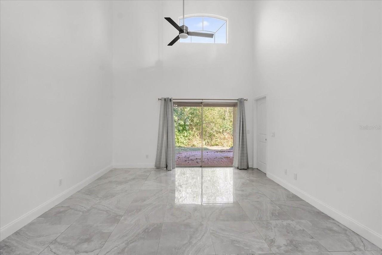 14852 Laguna Beach Cir - Photo 4 of 23