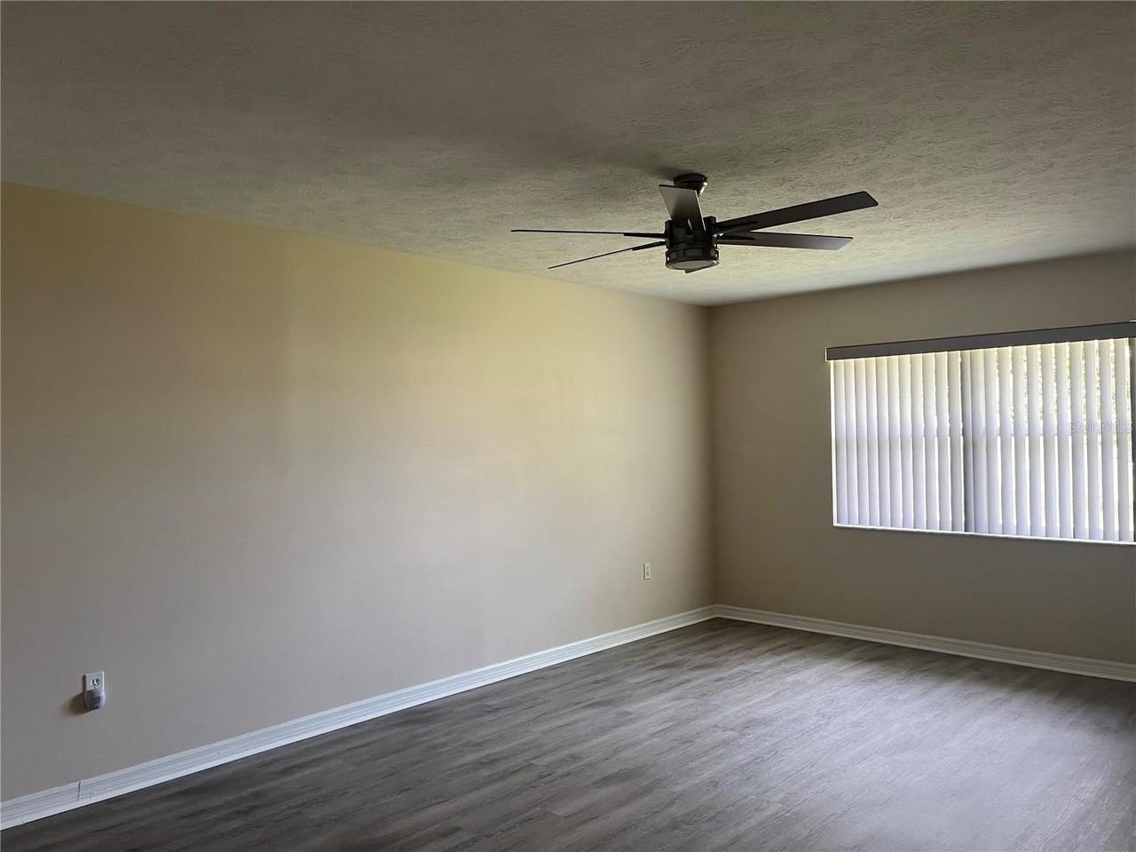 3063 Lake June Blvd - Photo 5 of 50