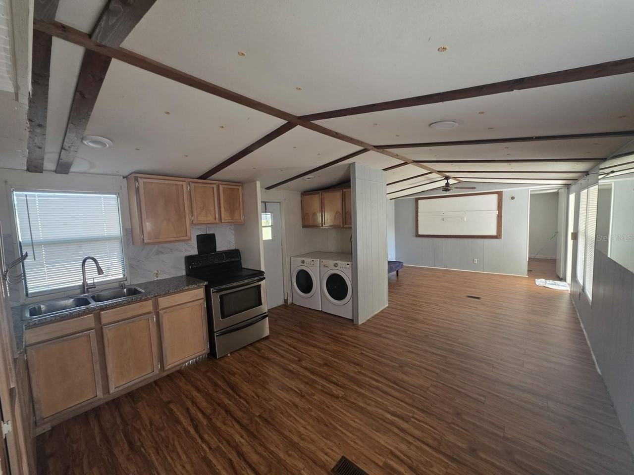 2211 Ronald Reagan Pkwy - Photo 2 of 11