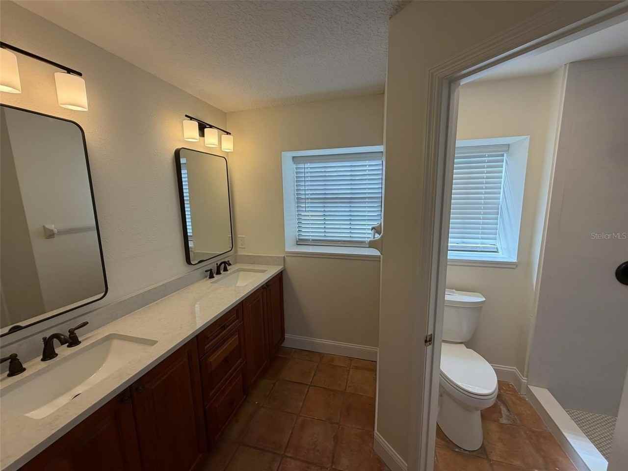 990 Campello St - Photo 7 of 23