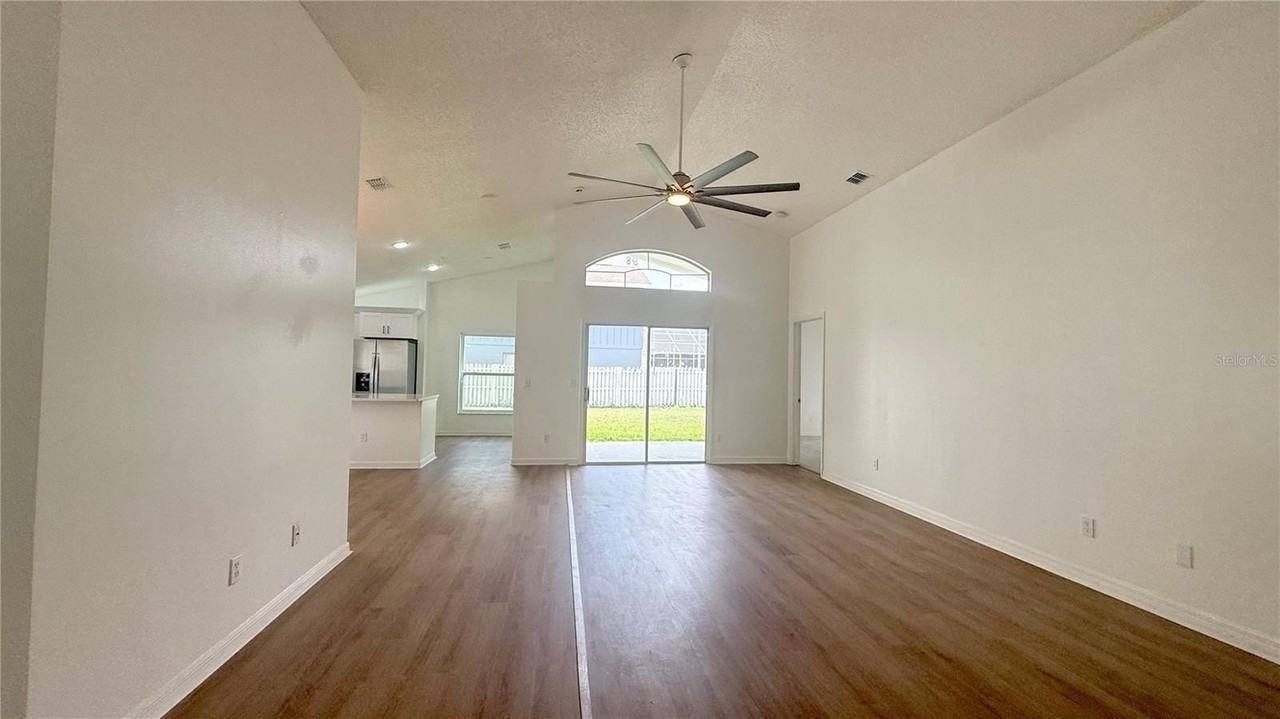 13427 Heron Cove Dr - Photo 6 of 37