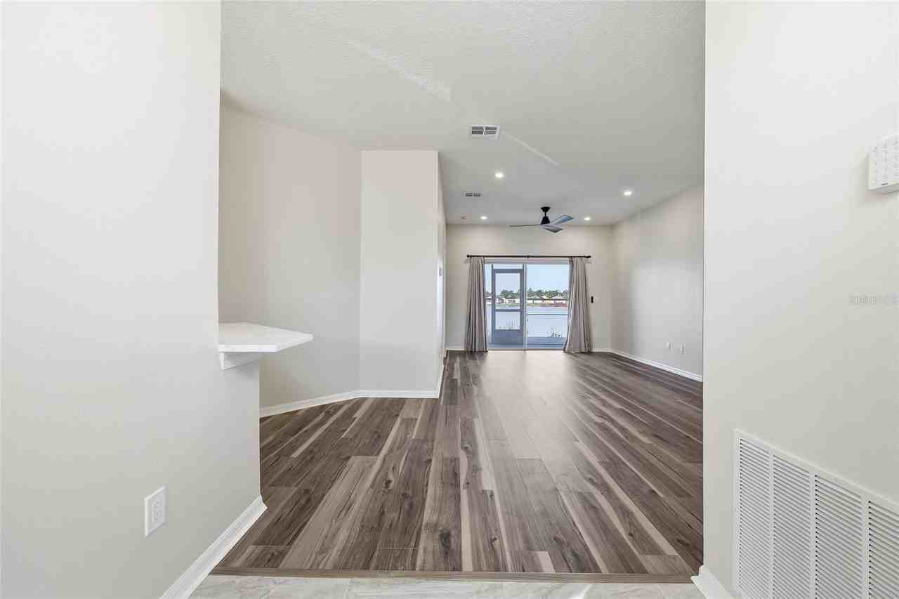 4506 Waterside Pointe Cir - Photo 4 of 25