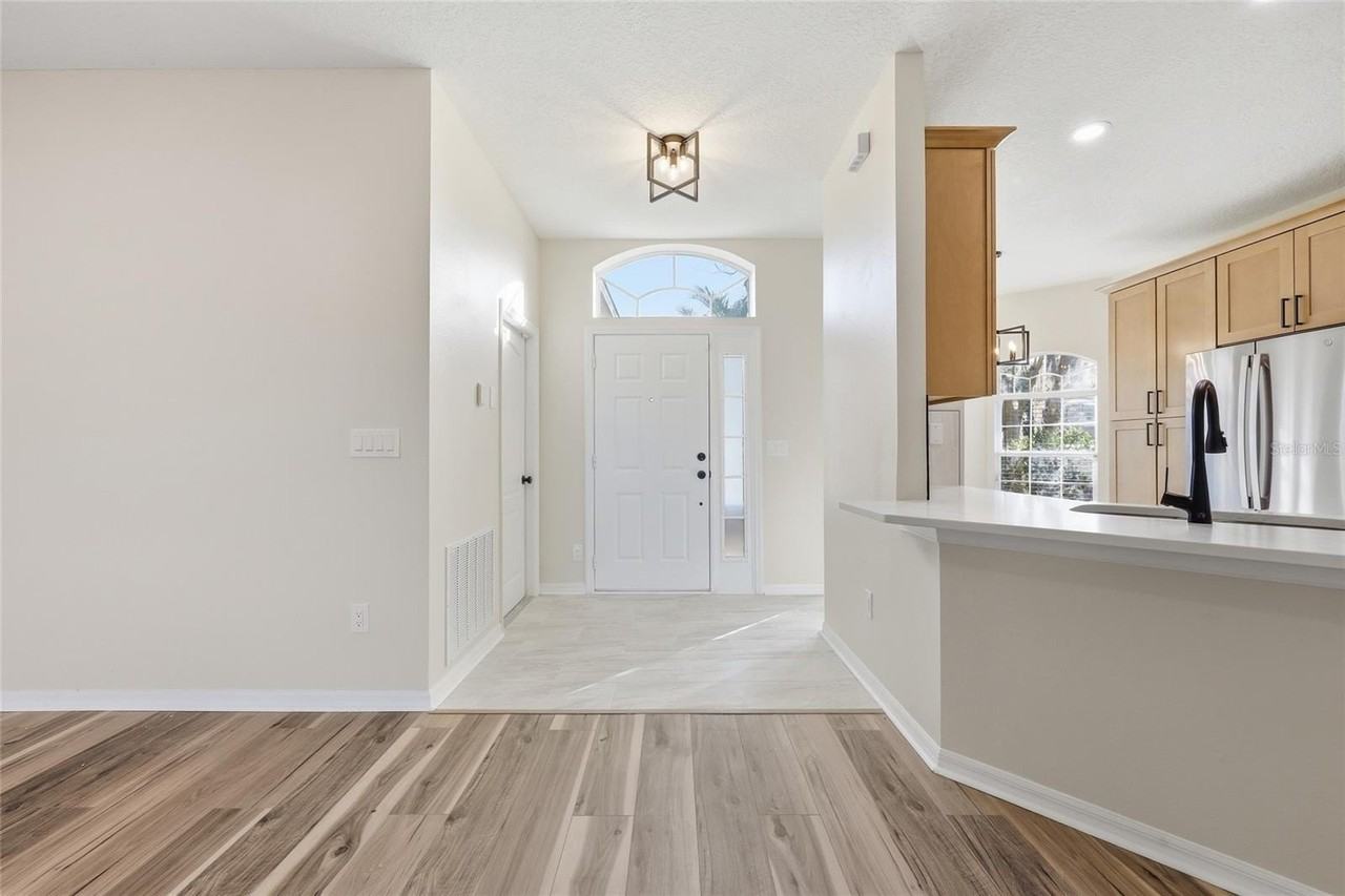 4506 Waterside Pointe Cir - Photo 5 of 25