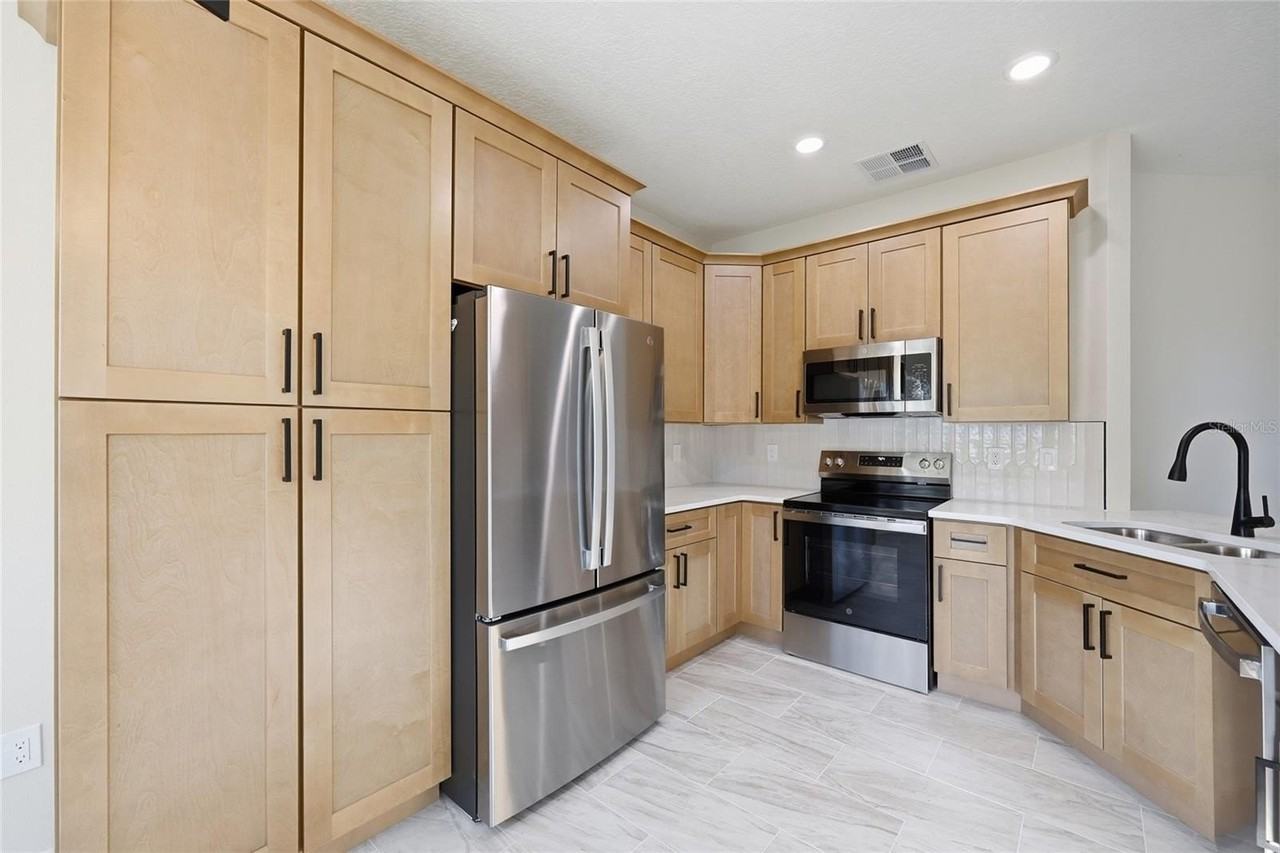 4506 Waterside Pointe Cir - Photo 7 of 25