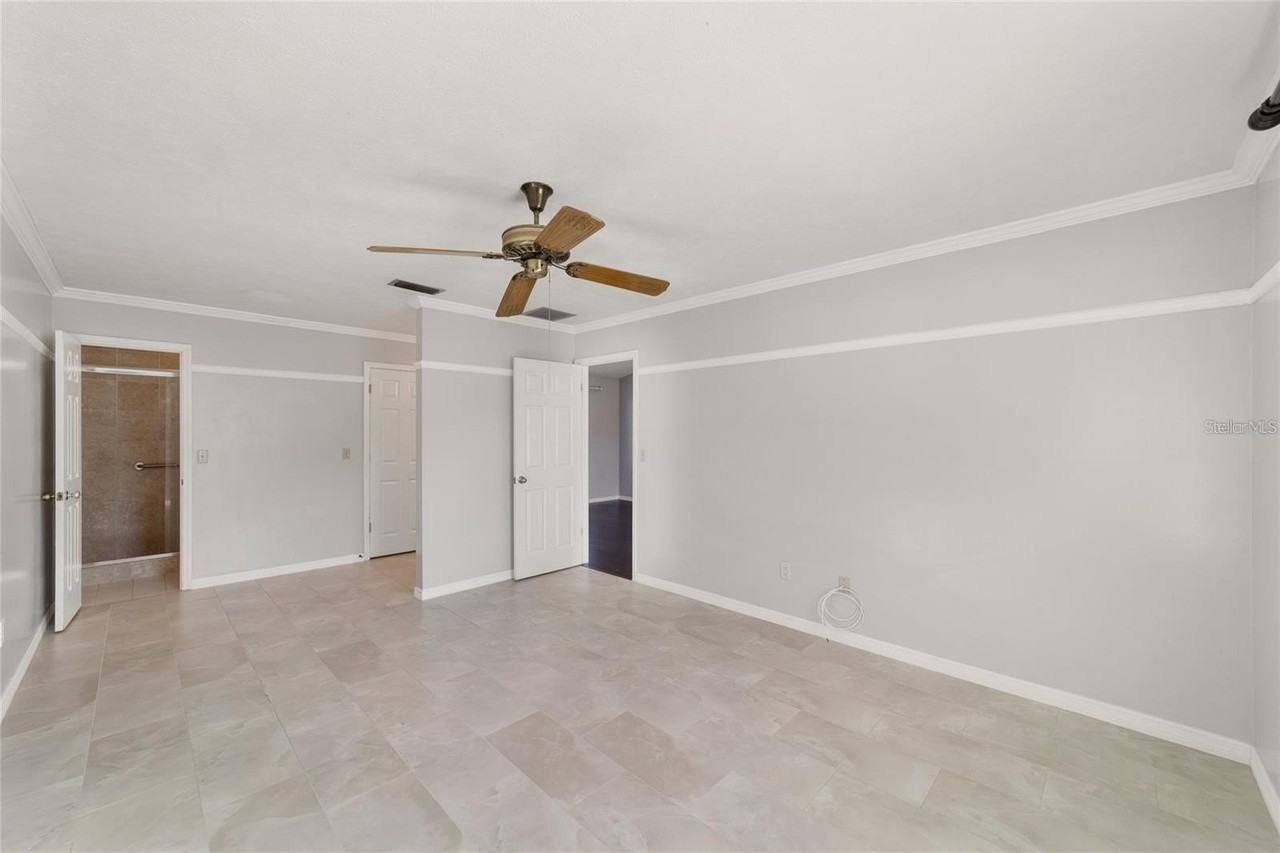 2700 Se 35th St - Photo 3 of 4