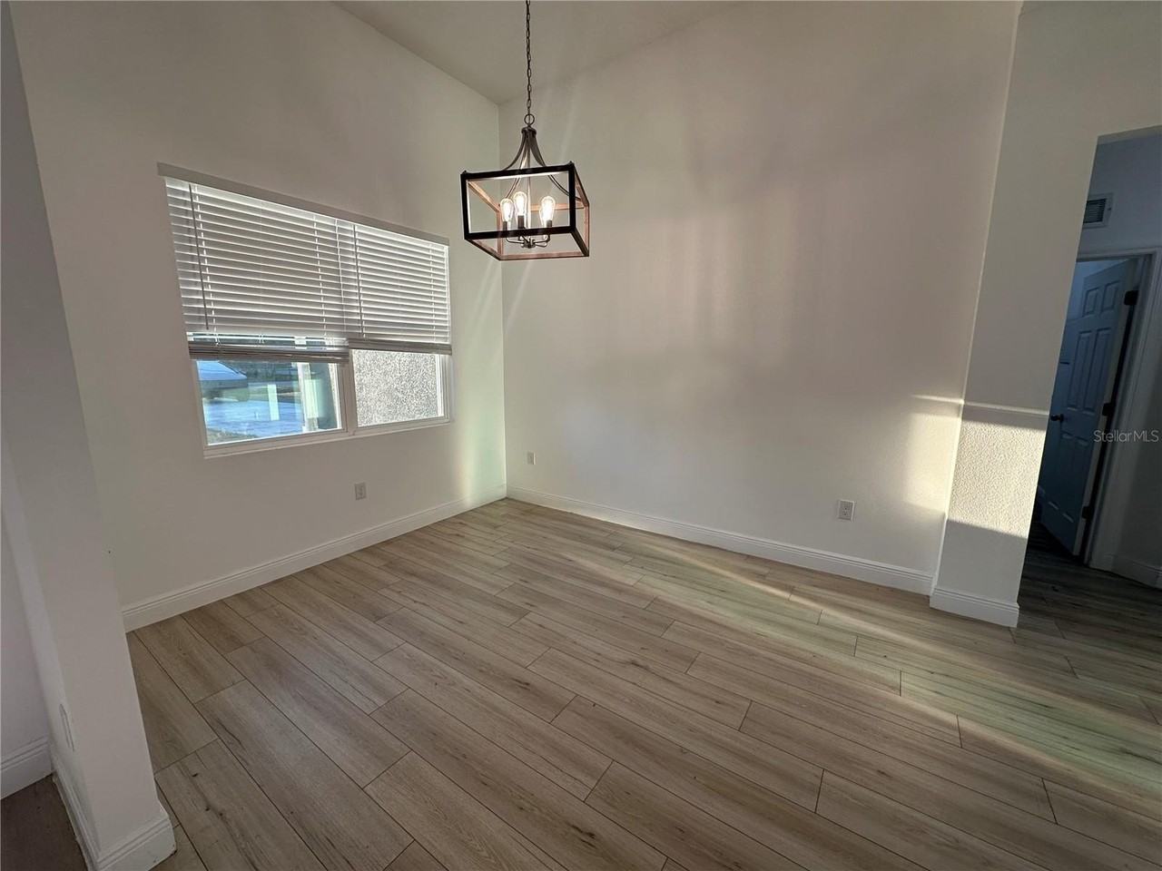 1105 Saint Nicholas Ave - Photo 3 of 20