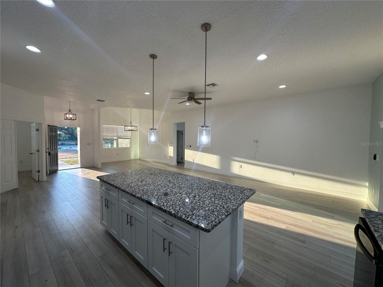 1105 Saint Nicholas Ave - Photo 6 of 20