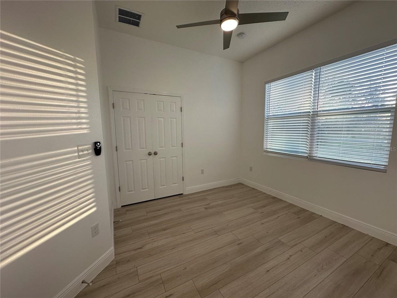 1105 Saint Nicholas Ave - Photo 7 of 20