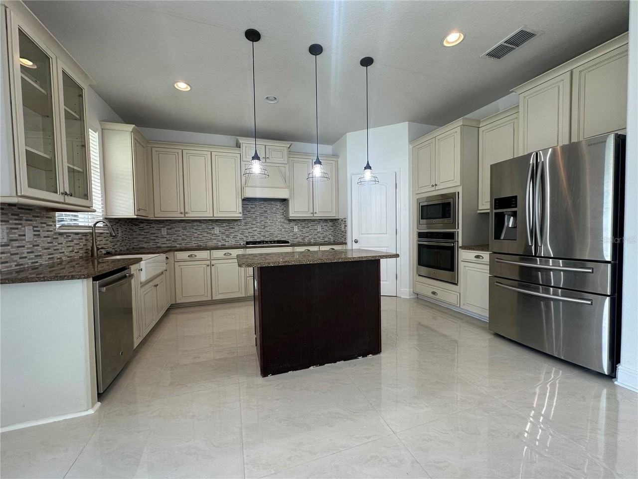 7738 Summerlake Pointe Blvd - Photo 6 of 29