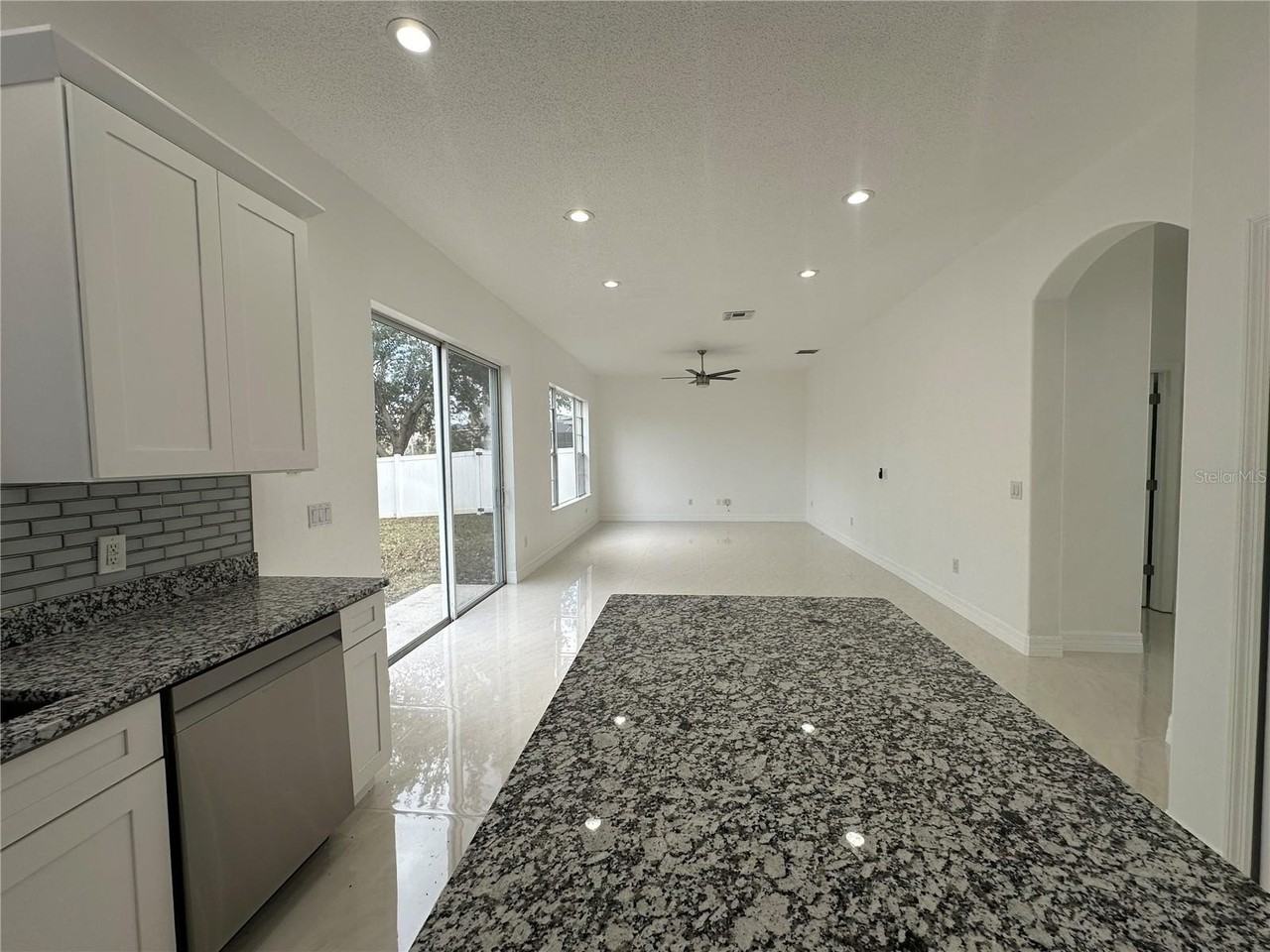 1907 Cedar Arch Ln - Photo 6 of 21