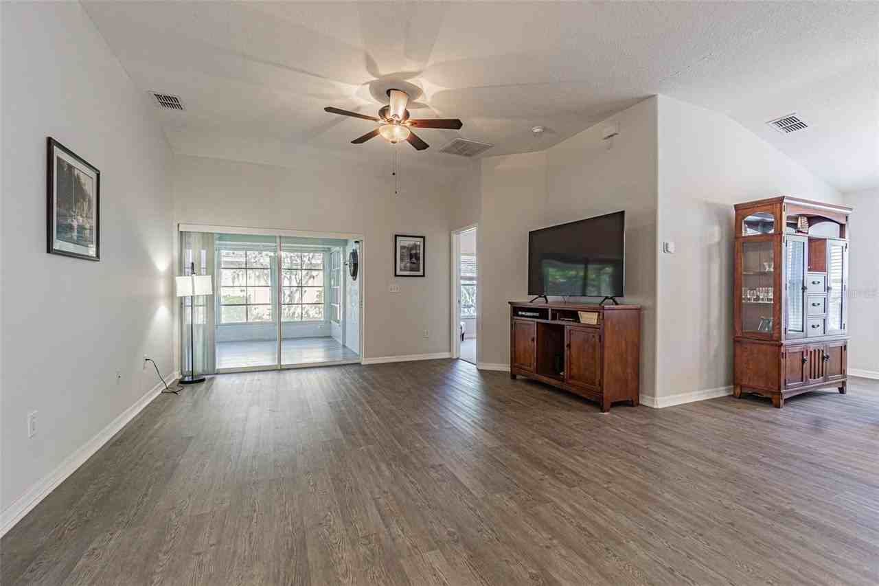 9608 Rolling Cir - Photo 6 of 26