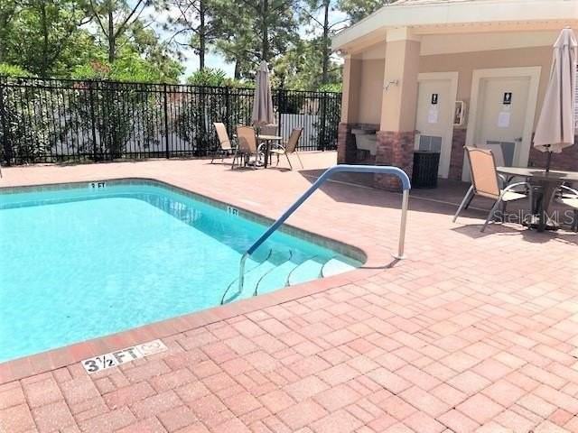 1506 Hillview Ln - Photo 4 of 11