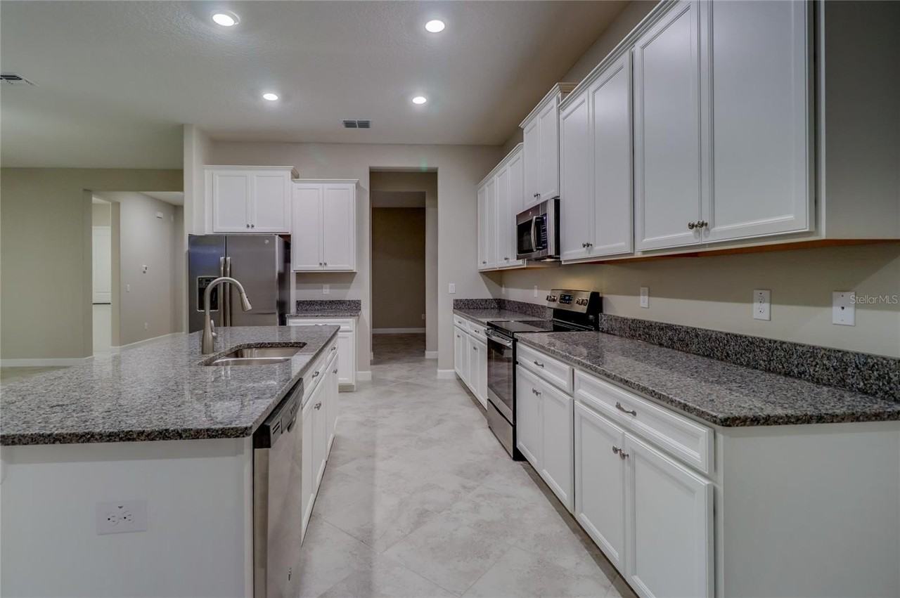 3124 Hilliard Dr - Photo 7 of 50