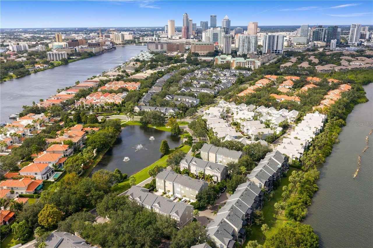 1427 Harbour Walk Rd - Photo 3 of 50