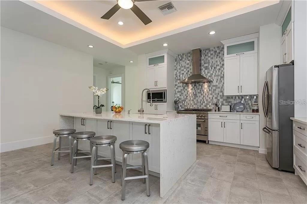 3611 2nd Ave N - Photo 4 of 30