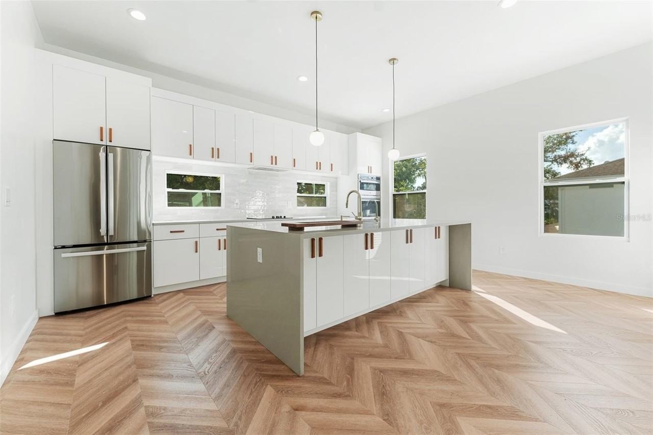 102 W Adalee St #4 - Photo 4 of 31