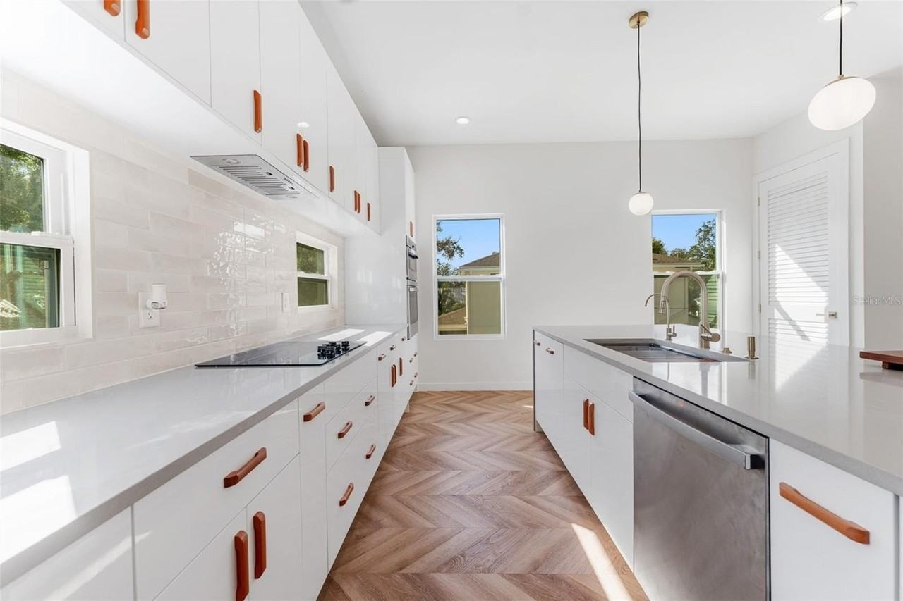 102 W Adalee St #4 - Photo 6 of 31