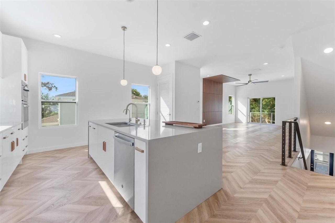 102 W Adalee St #4 - Photo 7 of 31