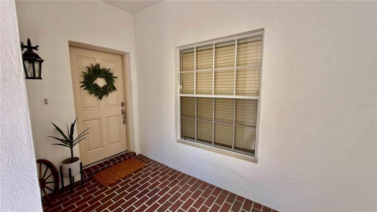 10222 Devonshire Lake Dr - Photo 2 of 49