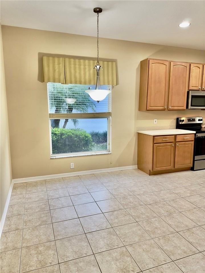 10222 Devonshire Lake Dr - Photo 7 of 49