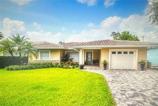 120 Bayside Dr - Photo 1 of 1