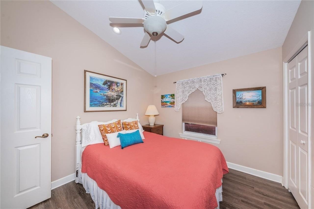 301 Washington Ave - Photo 7 of 12